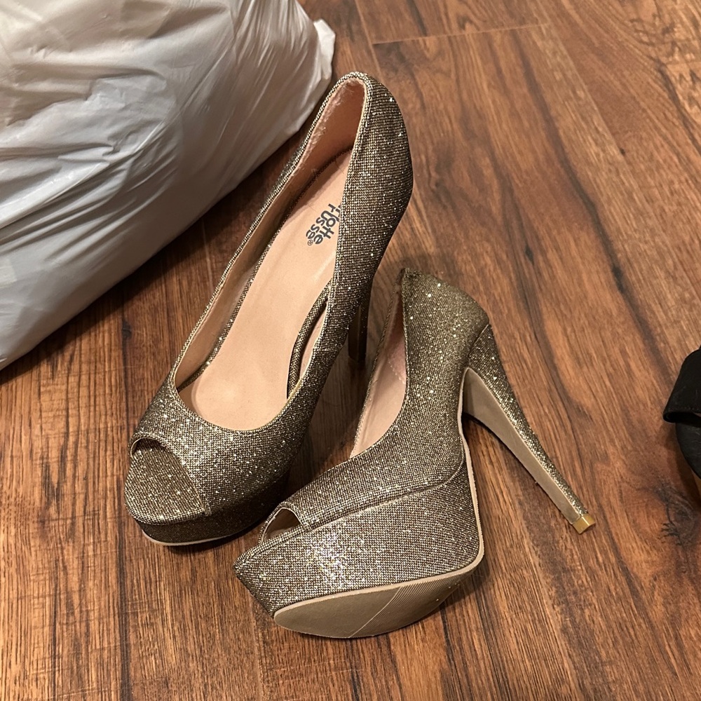 Charlotte Russe Gold Glitter Peep Toe Stiletto Heels - Picture 1 of 7